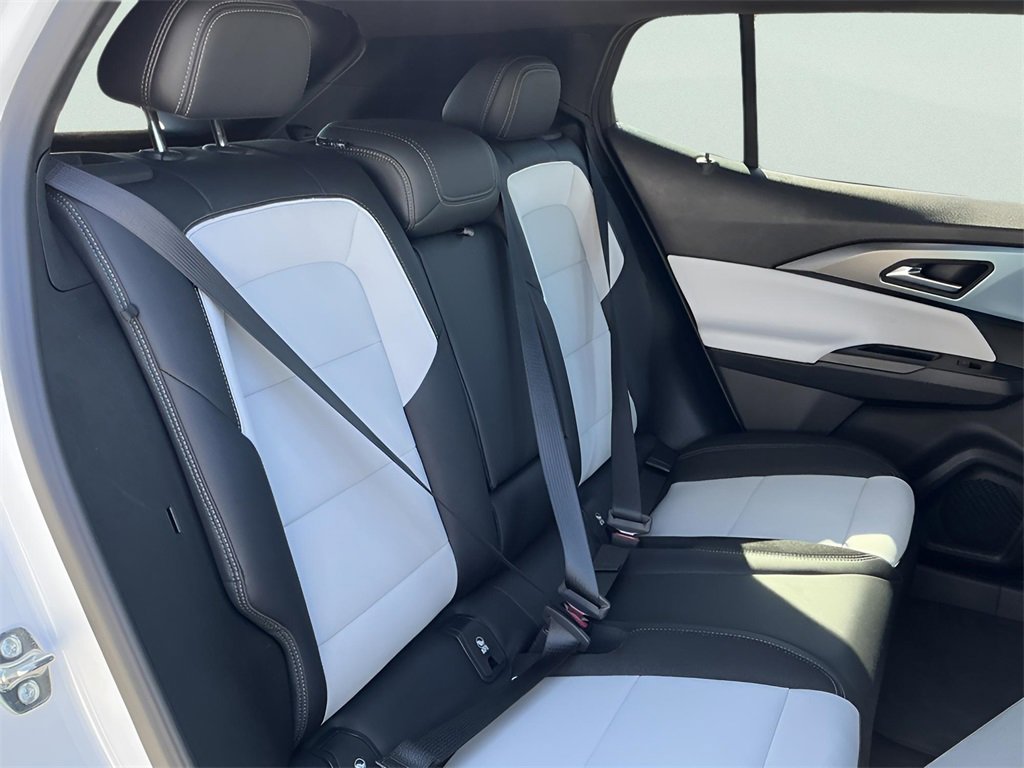 Used 2025 Chevrolet Equinox EV LT image 21