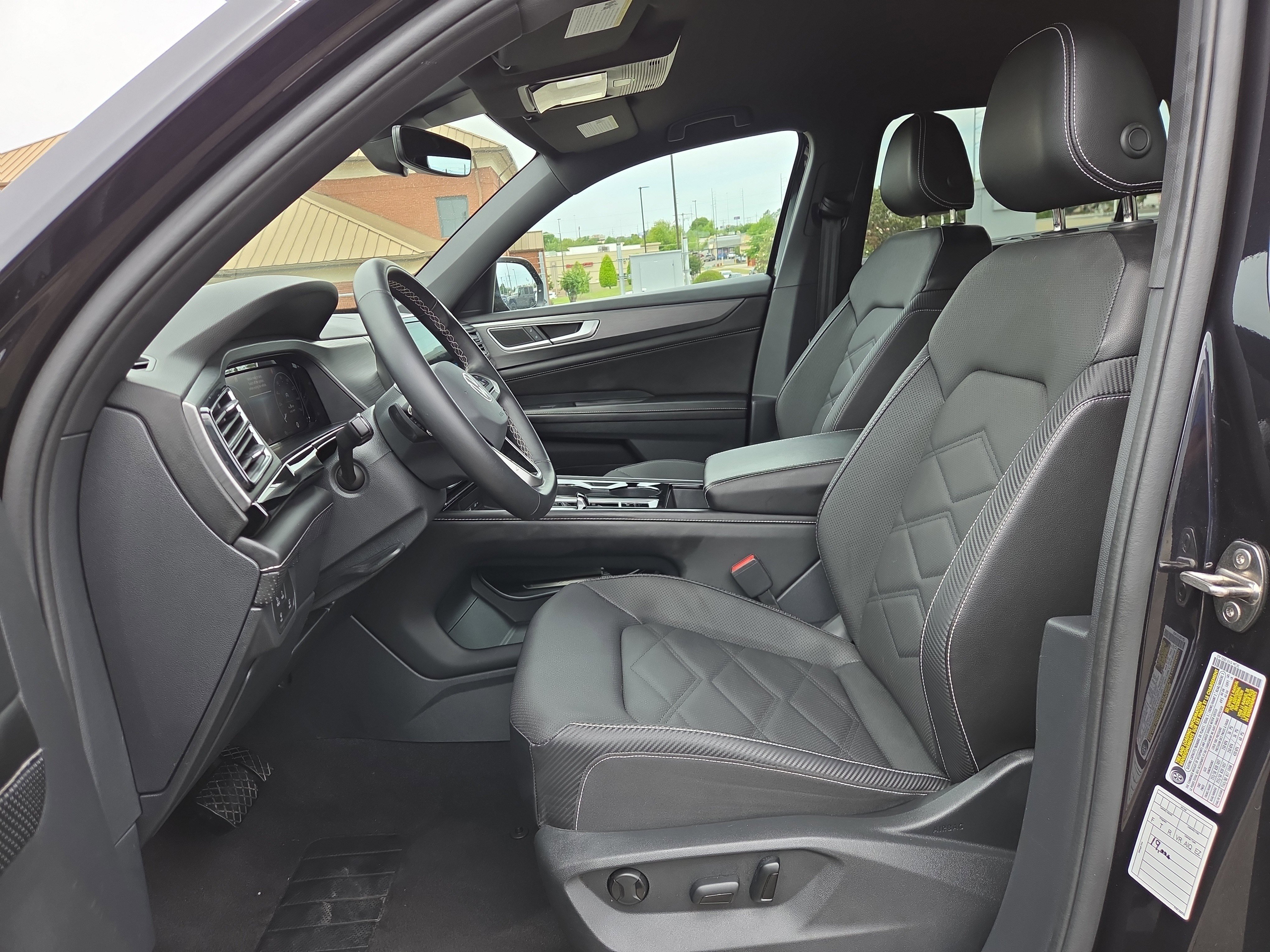Used 2024 Volkswagen Atlas Cross Sport SE FWD image 10