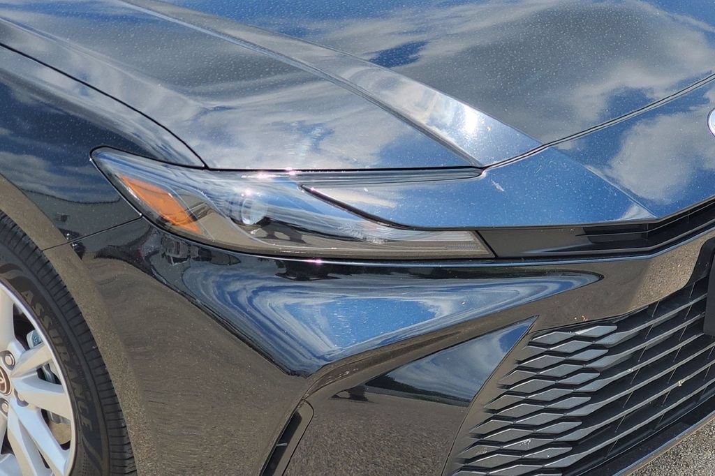Used 2026 Toyota Camry LE FWD image 27