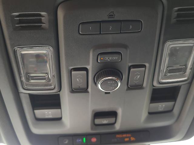 Used 2023 GMC Yukon AT4 AWD/4WD image 31