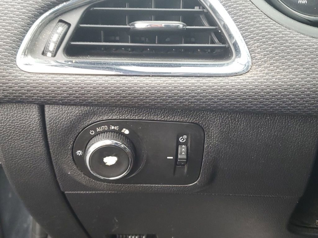 Used 2017 Chevrolet Cruze LT w/ RS Package image 15