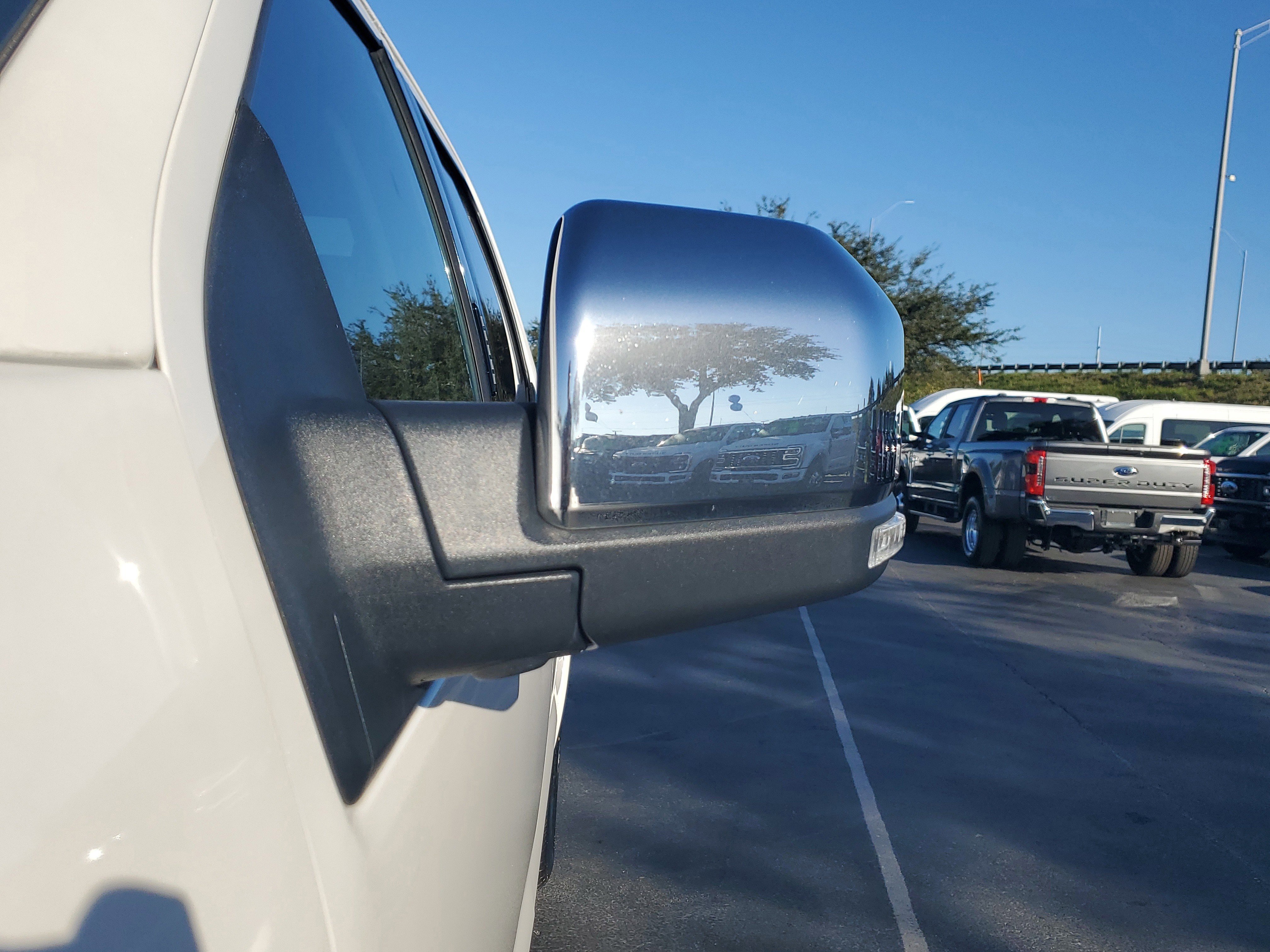 Certified 2019 Ford F150 Platinum w/ Equipment Group 701A Luxury image 7