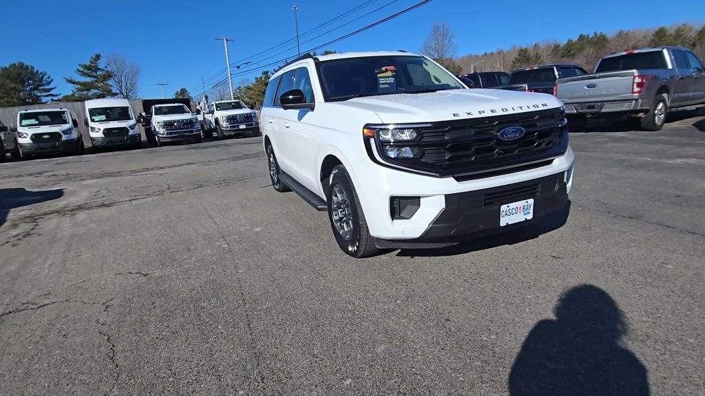 Certified 2025 Ford Expedition Active AWD/4WD image 13