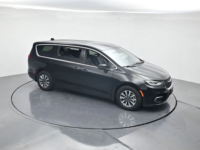 Used 2025 Chrysler Pacifica Select FWD image 41