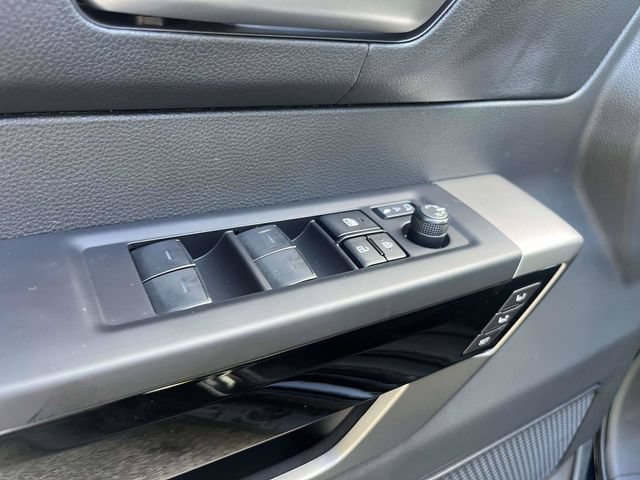 Used 2025 Toyota Tundra Limited AWD/4WD image 19
