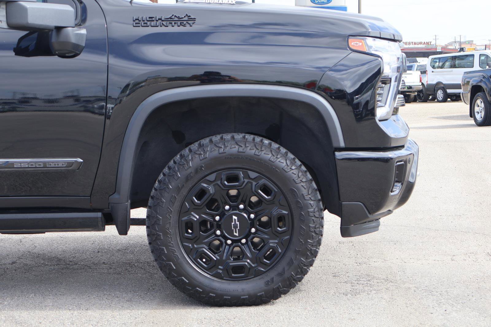 Used 2024 Chevrolet Silverado 2500 High Country w/ High Country Premium Package image 10