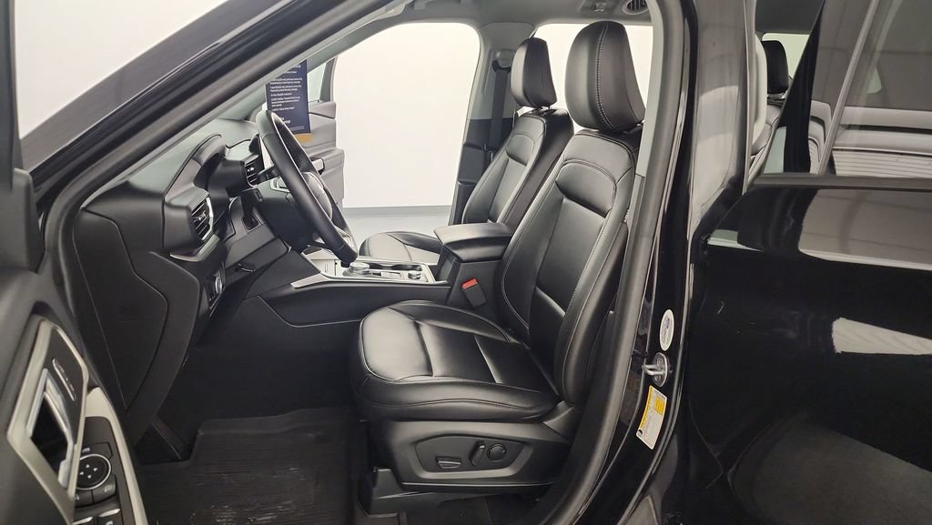 Certified 2024 Ford Explorer XLT w/ Equipment Group 202A AWD/4WD image 15