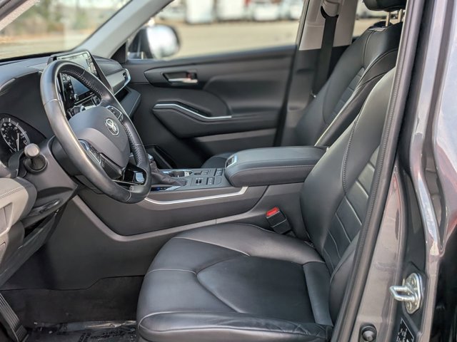 Used 2020 Toyota Highlander XLE image 15