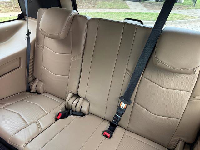 Used 2018 Cadillac Escalade Platinum AWD/4WD image 18