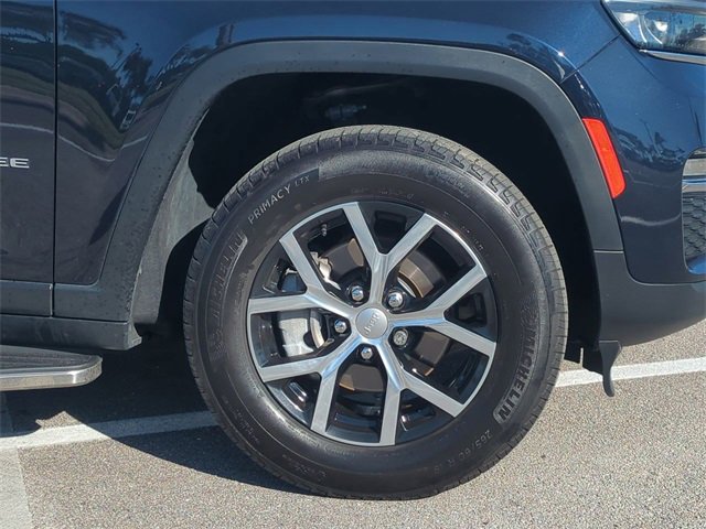 Used 2024 Jeep Grand Cherokee Limited image 11