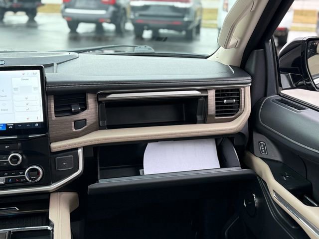 Certified 2024 Ford Expedition Limited image 34