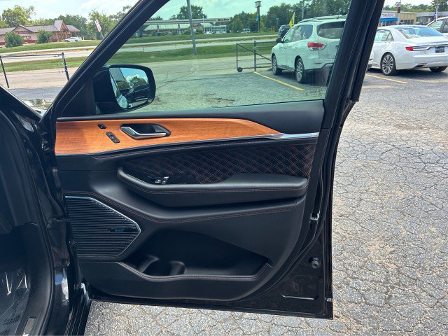 Used 2022 Jeep Grand Cherokee Summit AWD/4WD image 20