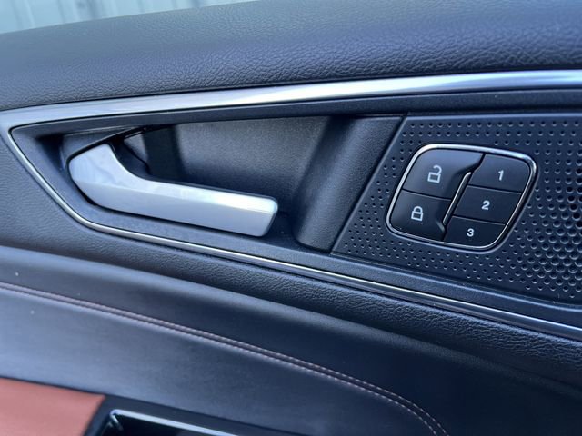 Certified 2019 Ford Edge Titanium w/ Equipment Group 301A image 21