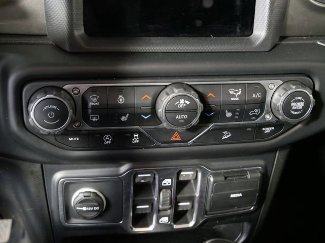 Used 2019 Jeep Wrangler Unlimited Sahara image 22