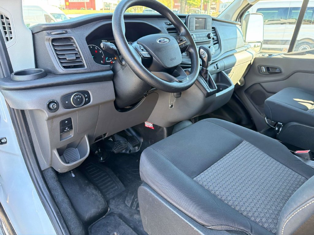 Certified 2025 Ford Transit 250 Low Roof w/ Exterior Upgrade Package RWD image 15
