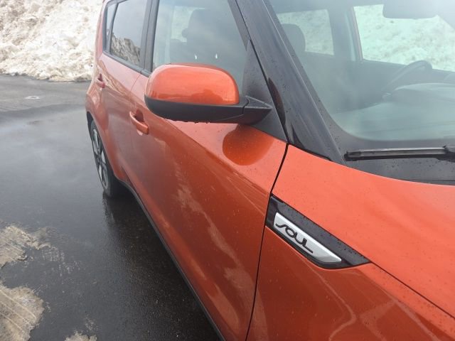 Used 2019 Kia Soul + image 9