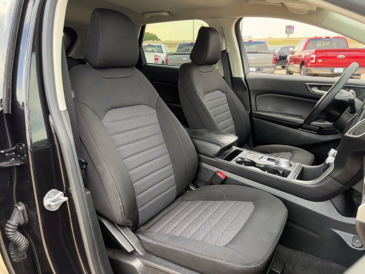 Certified 2024 Ford Edge SE w/ Black Appearance Package AWD/4WD image 31