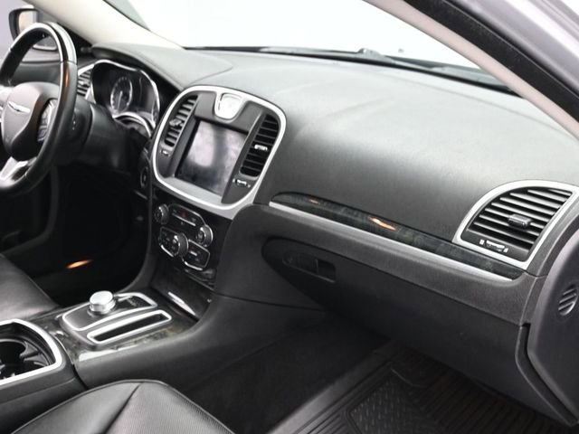 Used 2020 Chrysler 300 Limited image 28