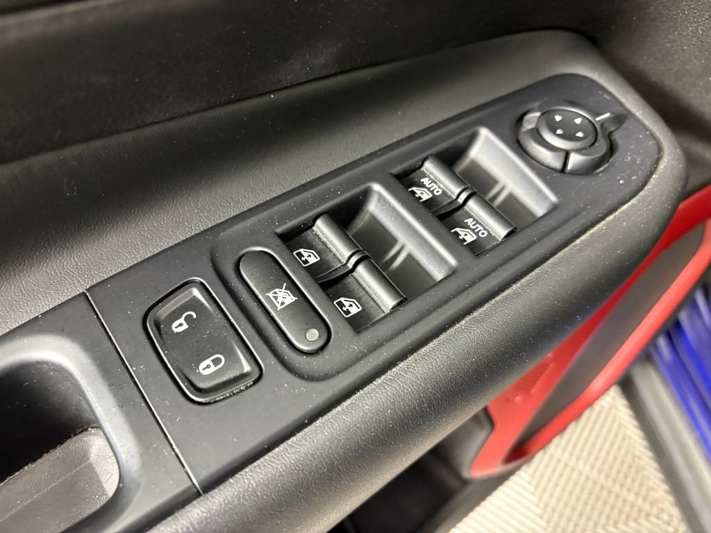 Used 2018 Jeep Renegade Trailhawk AWD/4WD image 13