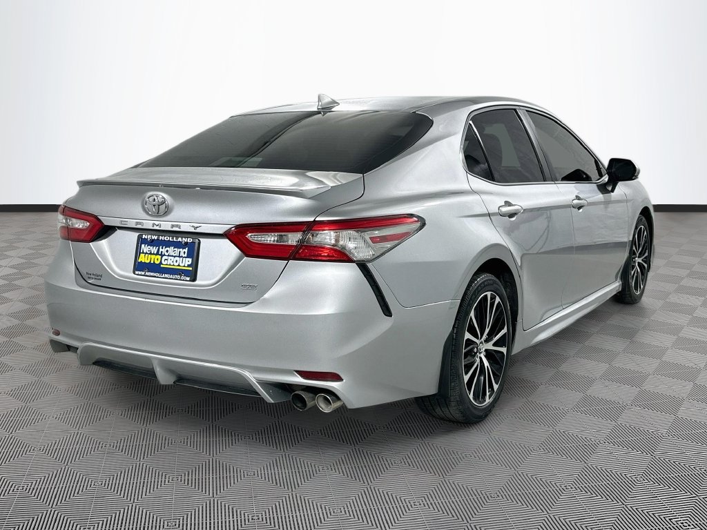 Used 2019 Toyota Camry SE w/ Convenience Package FWD image 10