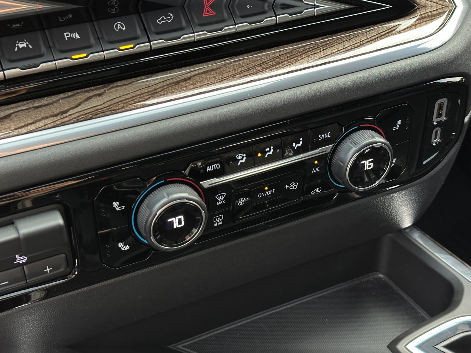 Used 2022 Chevrolet Silverado 1500 LT Trail Boss w/ Convenience Package II AWD/4WD image 17