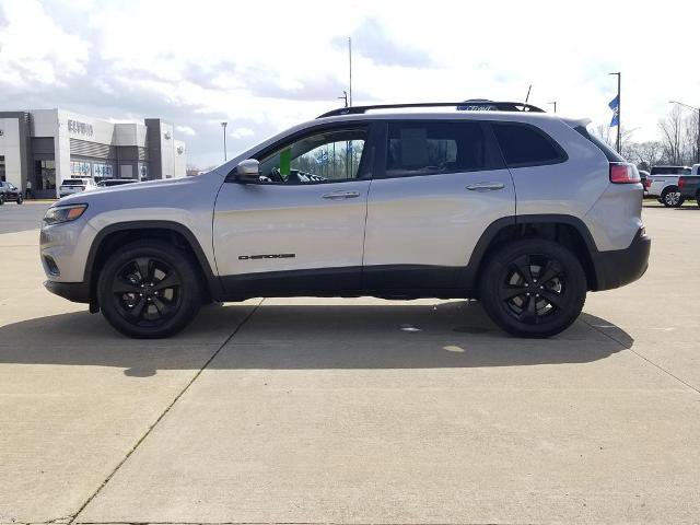 Used 2020 Jeep Cherokee Latitude Plus image 2