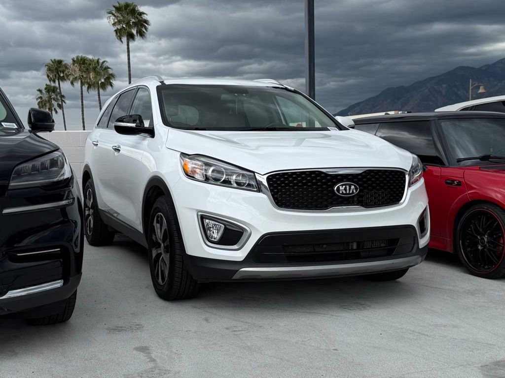 Used 2017 Kia Sorento EX FWD image 1