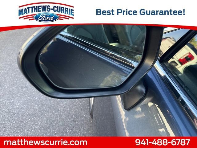 Used 2020 Toyota Avalon Limited image 22