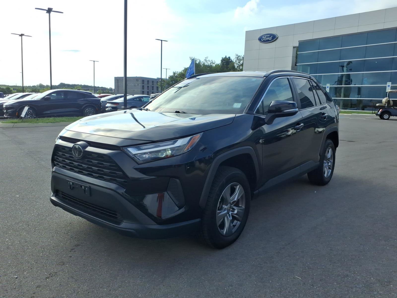 Used 2024 Toyota RAV4 XLE AWD/4WD image 7
