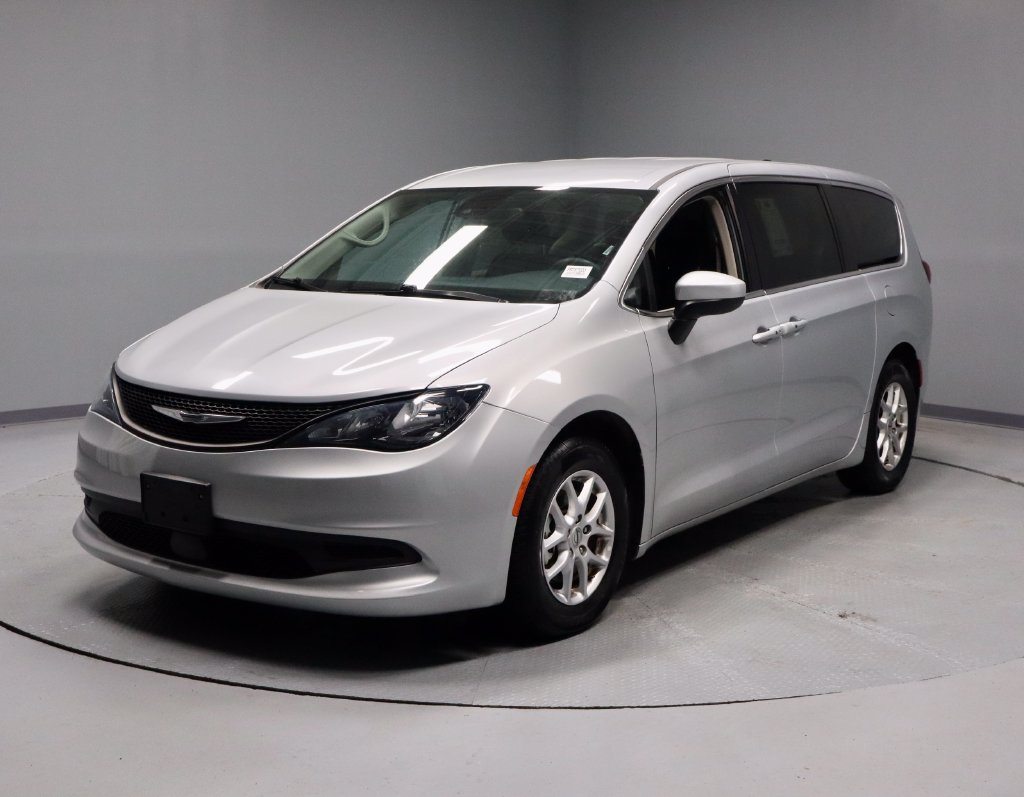 Used 2023 Chrysler Voyager LX FWD image 6