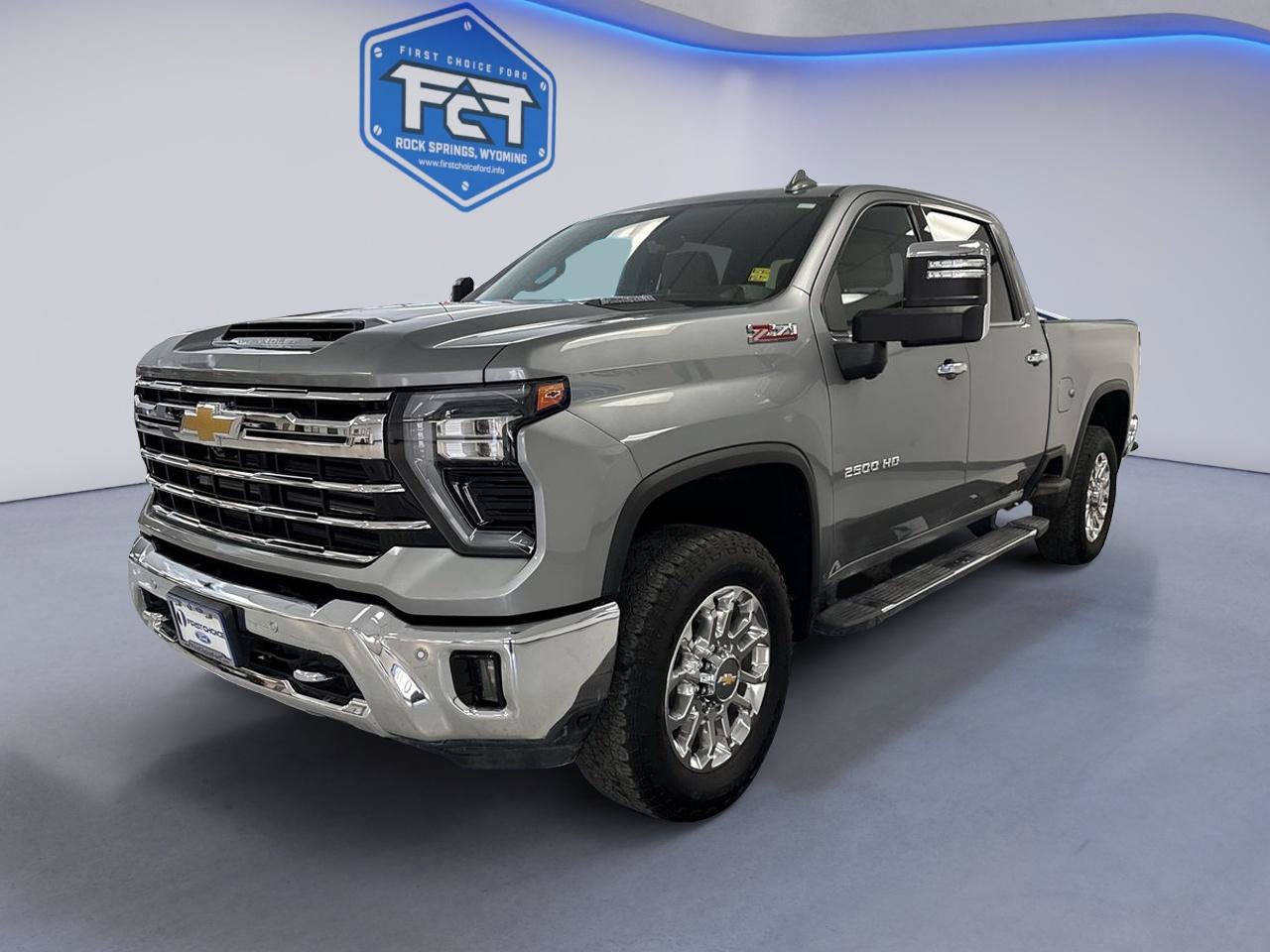 Used 2025 Chevrolet Silverado 2500 LTZ w/ LTZ Premium Package AWD/4WD image 4