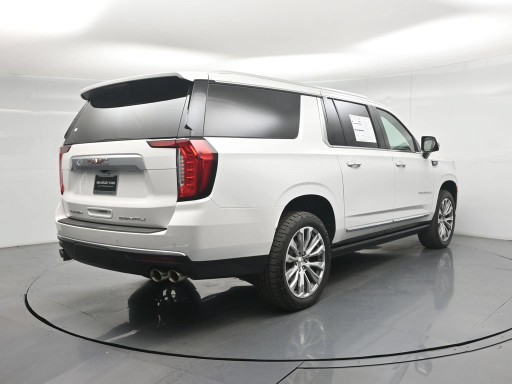 Used 2023 GMC Yukon XL Denali AWD/4WD image 26