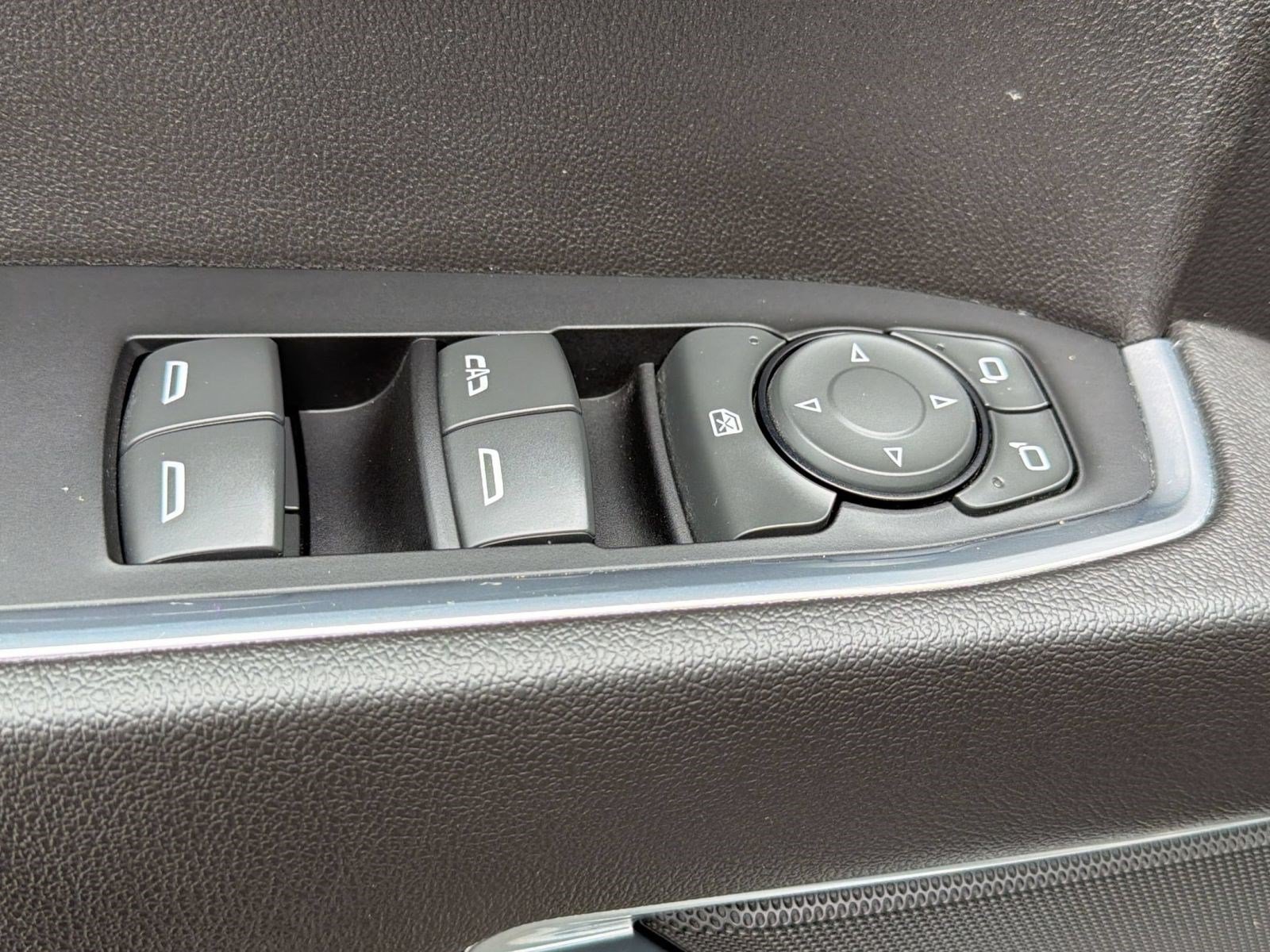 Used 2023 Chevrolet Silverado 1500 LT AWD/4WD image 14