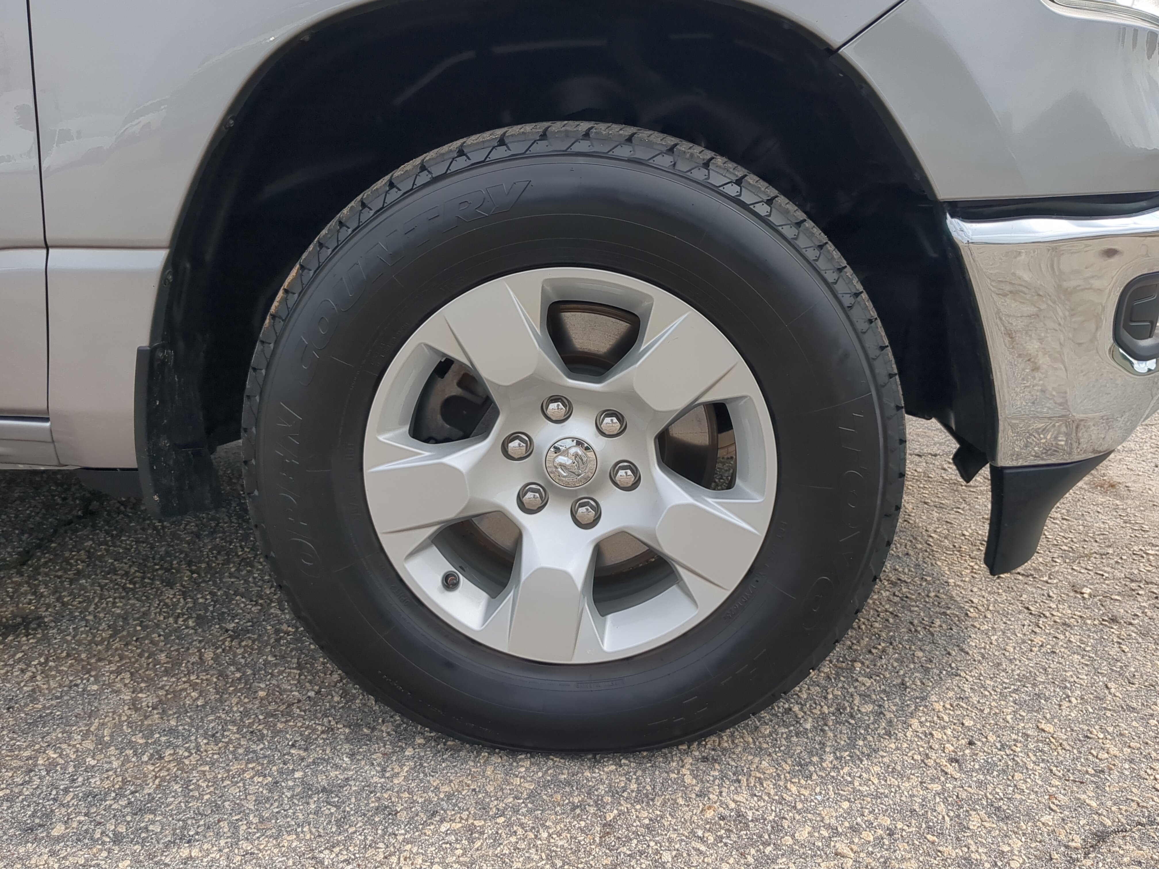 Used 2023 RAM 1500 Big Horn AWD/4WD image 9