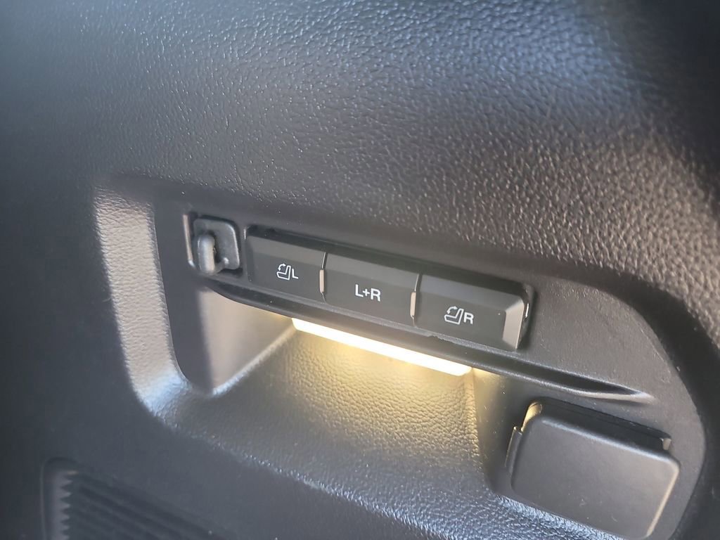 Certified 2022 Ford Explorer Platinum w/ Equipment Group 601A image 10