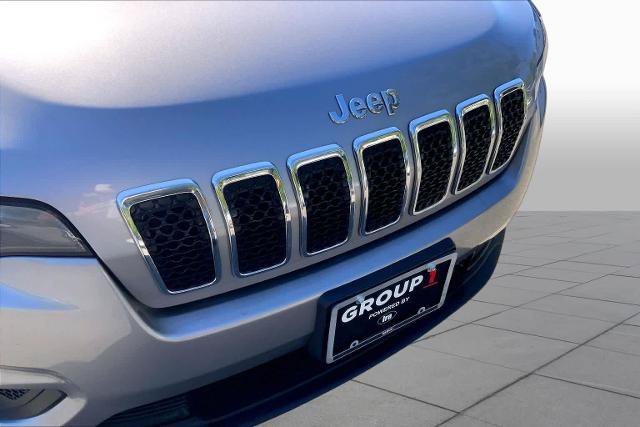 Used 2019 Jeep Cherokee Latitude Plus w/ Cold Weather Group AWD/4WD image 30
