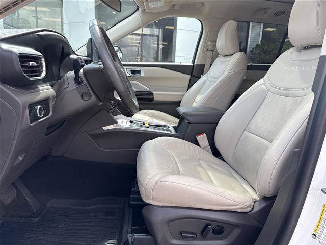 Certified 2023 Ford Explorer Platinum w/ Technology Package AWD/4WD image 4