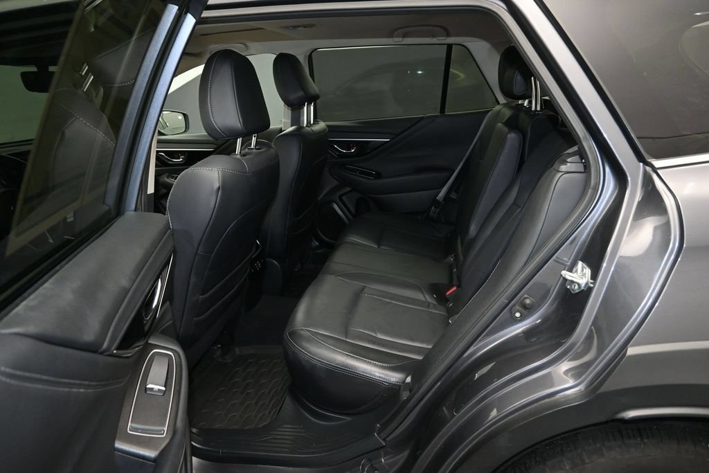 Used 2025 Subaru Outback Limited AWD/4WD image 18