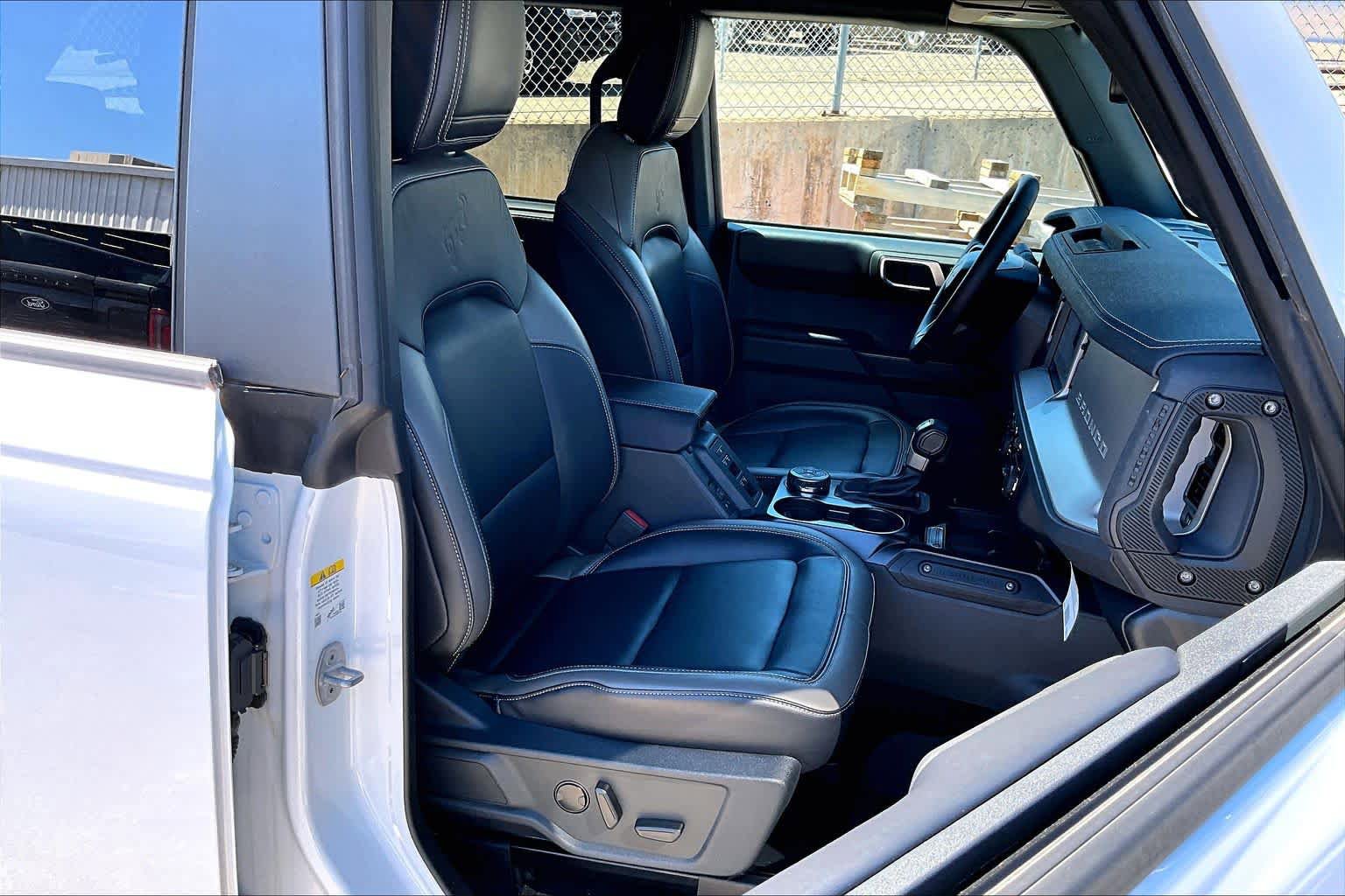 Certified 2025 Ford Bronco Outer Banks AWD/4WD image 9
