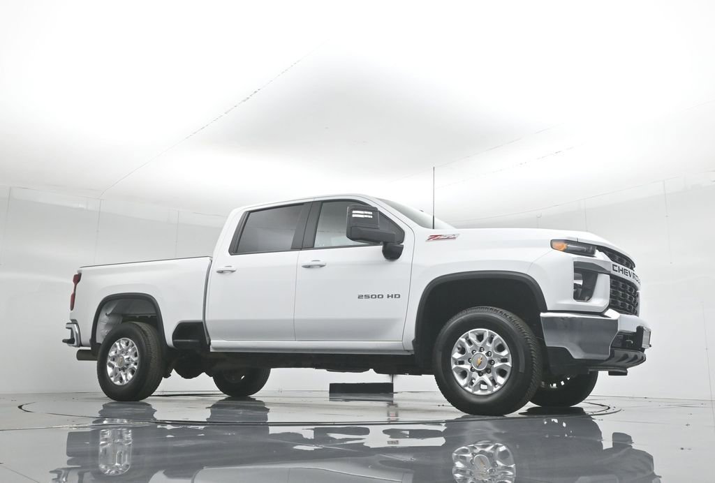 Used 2023 Chevrolet Silverado 2500 LT image 4