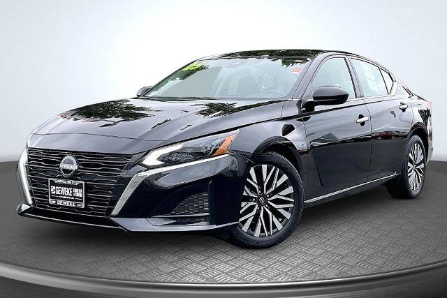 Used 2025 Nissan Altima 2.5 SV