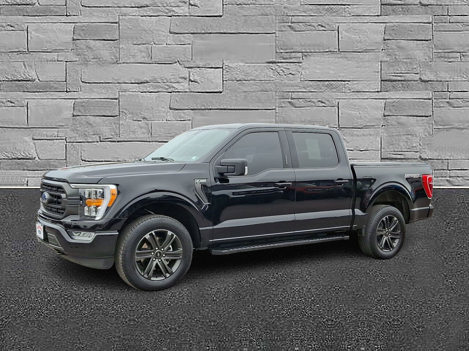 Certified 2022 Ford F150 XLT w/ Equipment Group 302A High image 5