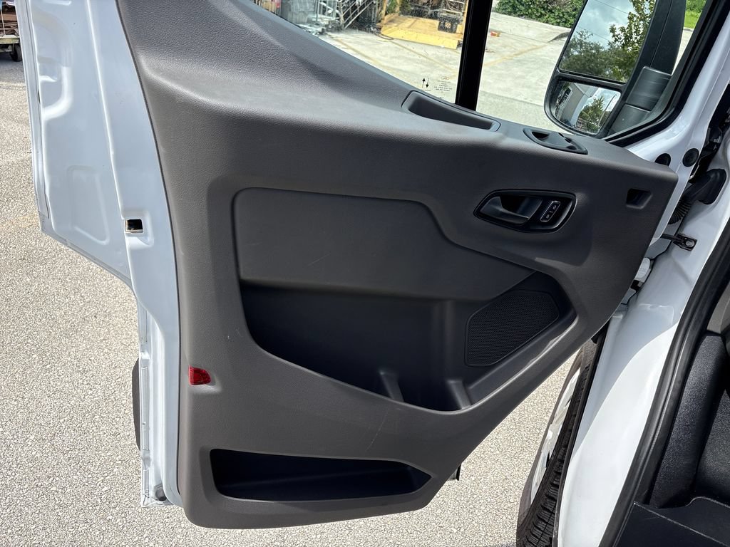 Certified 2025 Ford Transit 250 Low Roof w/ Exterior Upgrade Package RWD image 28