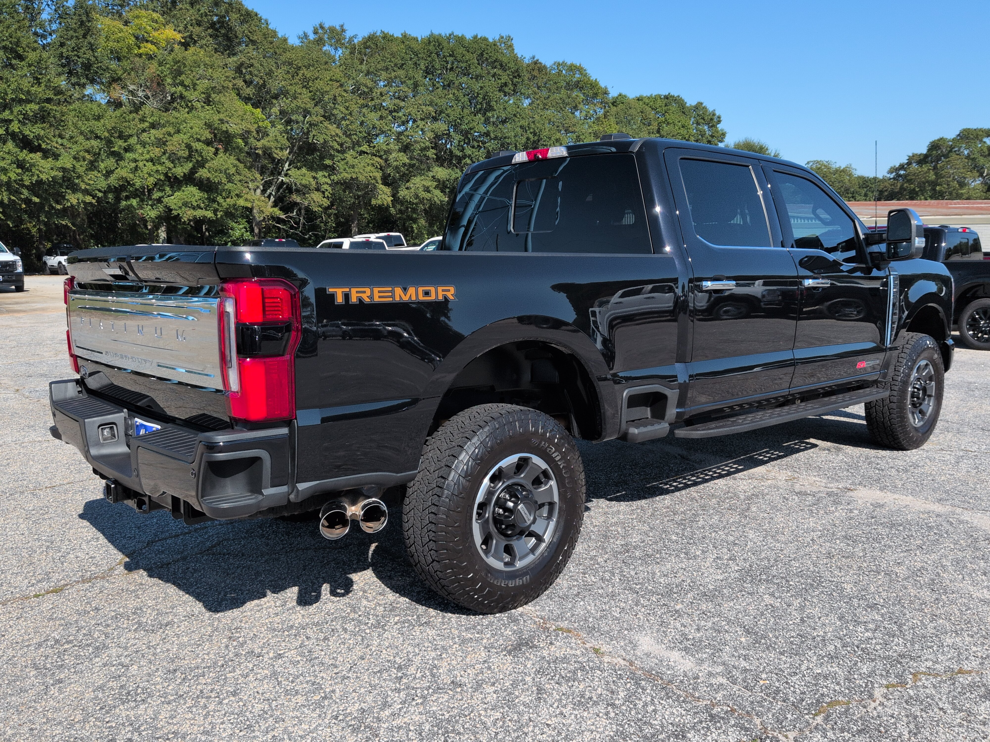 Certified 2024 Ford F250 Platinum w/ Tremor Off-Road Package AWD/4WD image 3