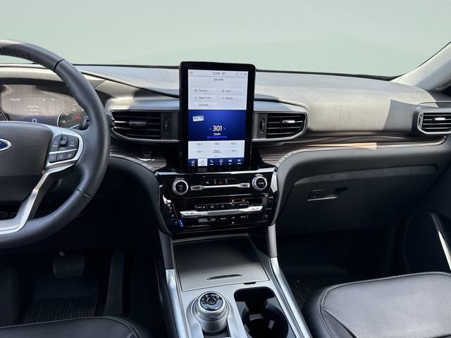 Certified 2024 Ford Explorer Limited w/ Limited Technology Package RWD image 26