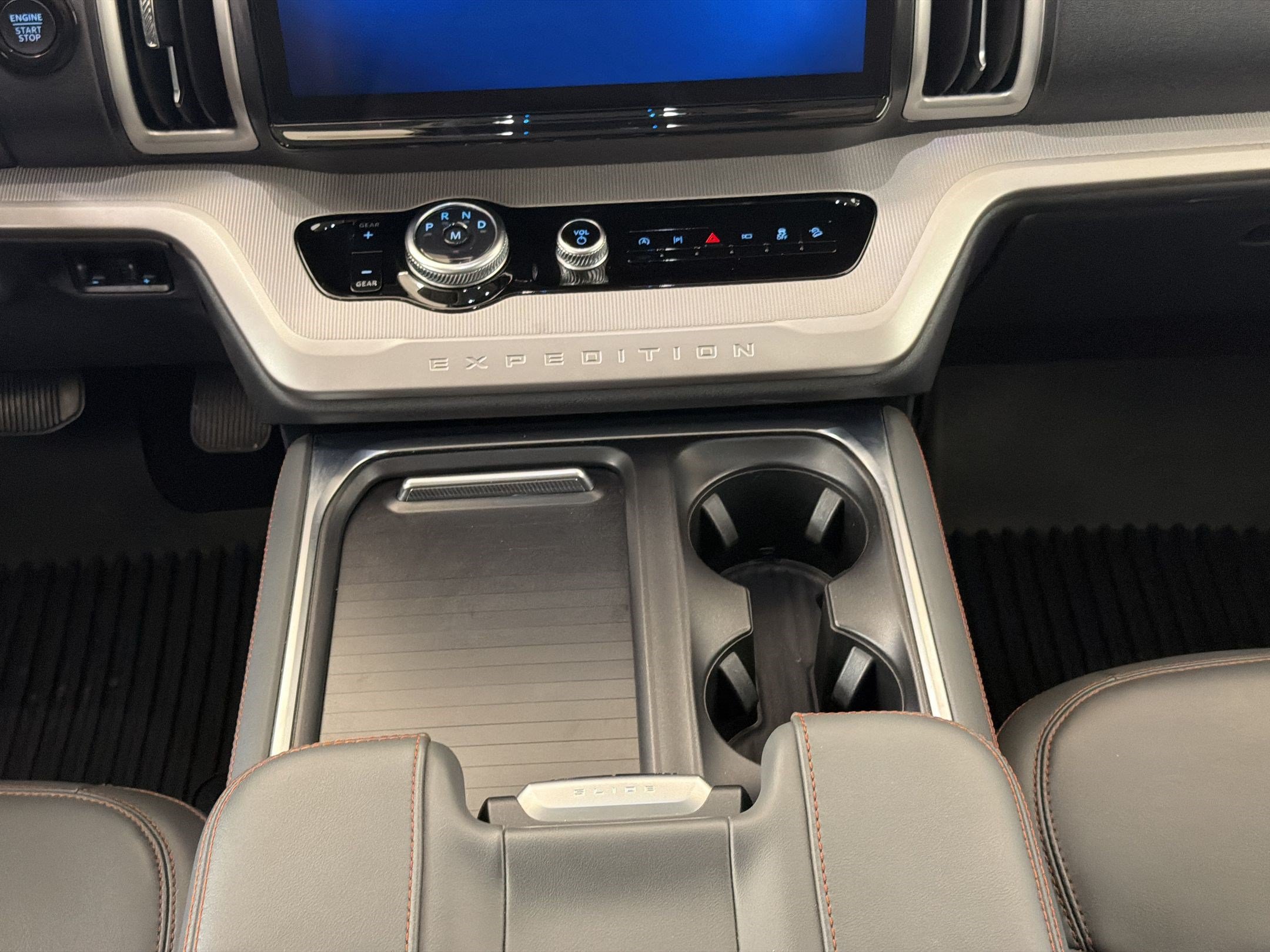 Certified 2025 Ford Expedition Active AWD/4WD image 17