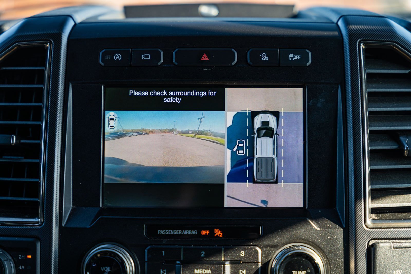 Certified 2019 Ford F150 Raptor w/ Equipment Group 802A Luxury image 38