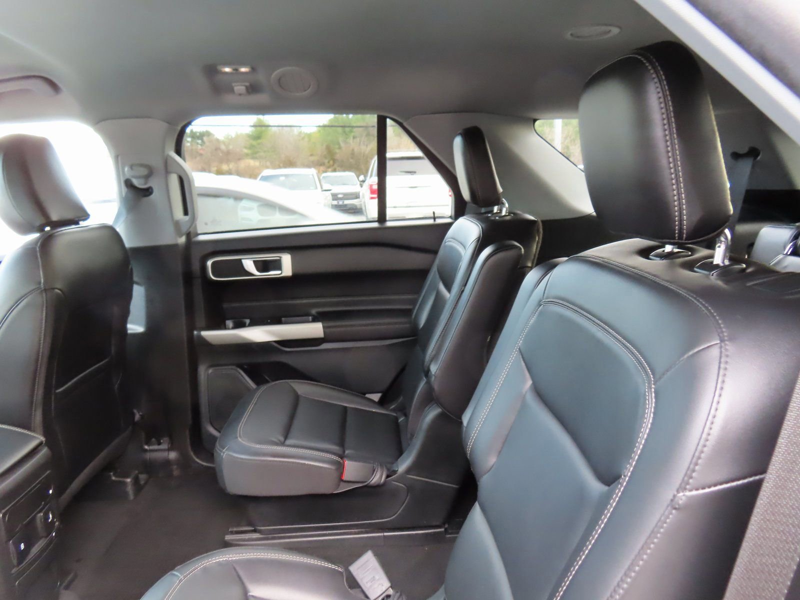 Certified 2023 Ford Explorer XLT w/ Equipment Group 202A image 32