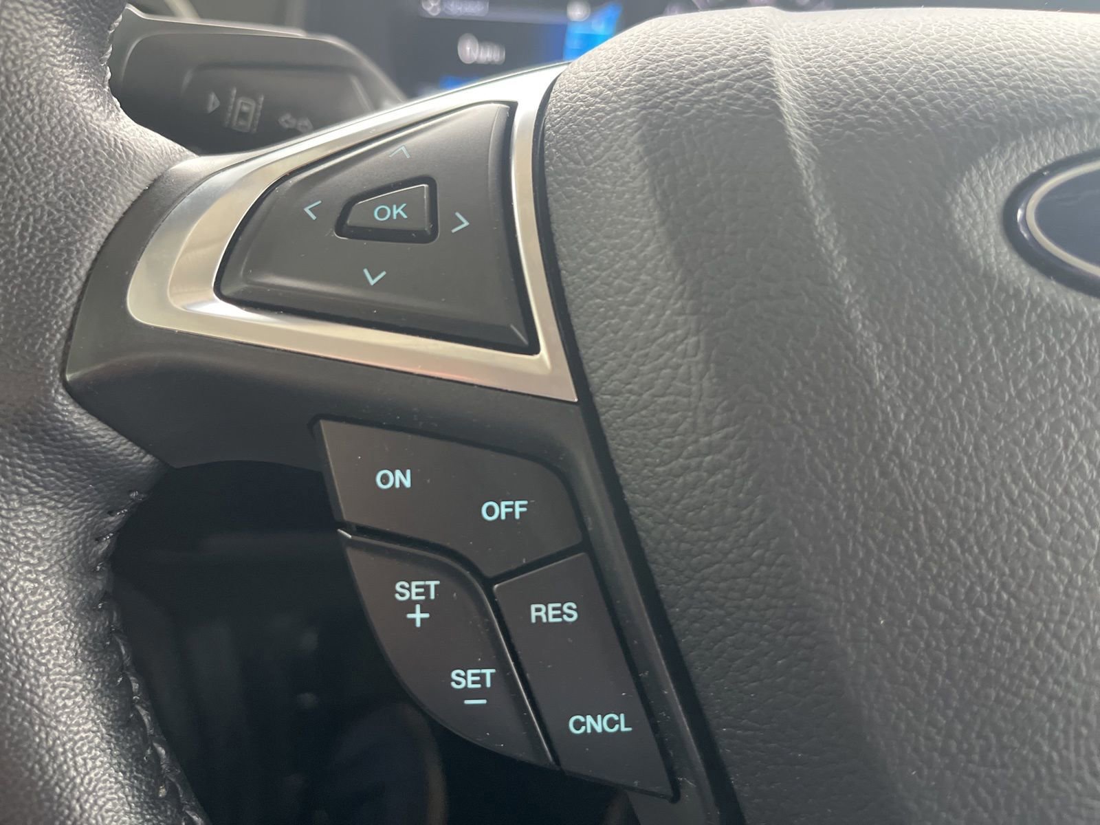 Certified 2024 Ford Edge SEL w/ Convenience Package image 18