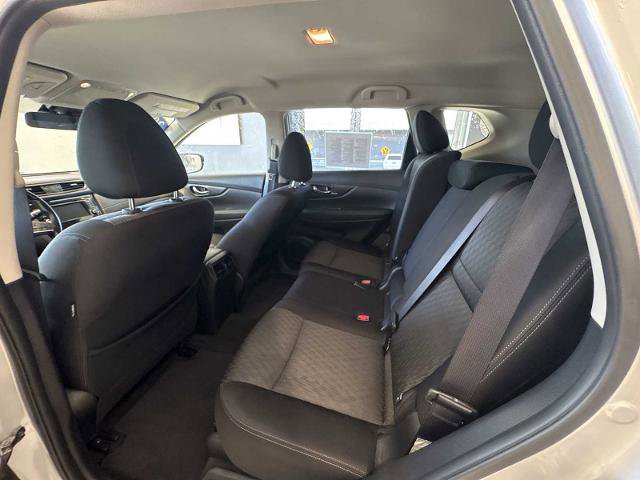 Used 2020 Nissan Rogue SV image 23